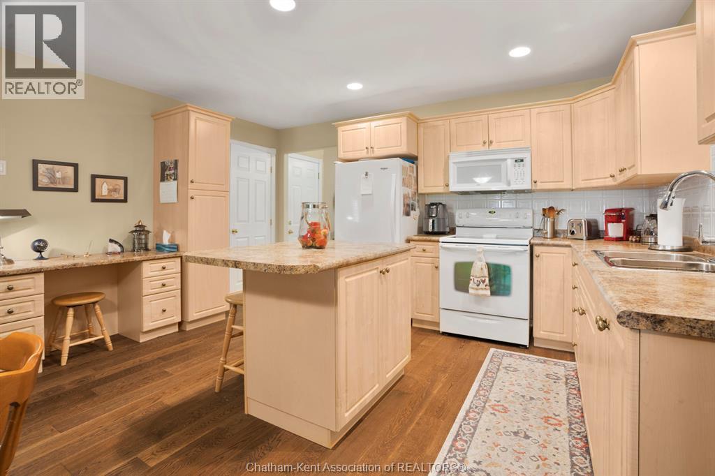 23 Wilhelmina Way, Chatham, ON - Indoor Photo Showing Kitchen