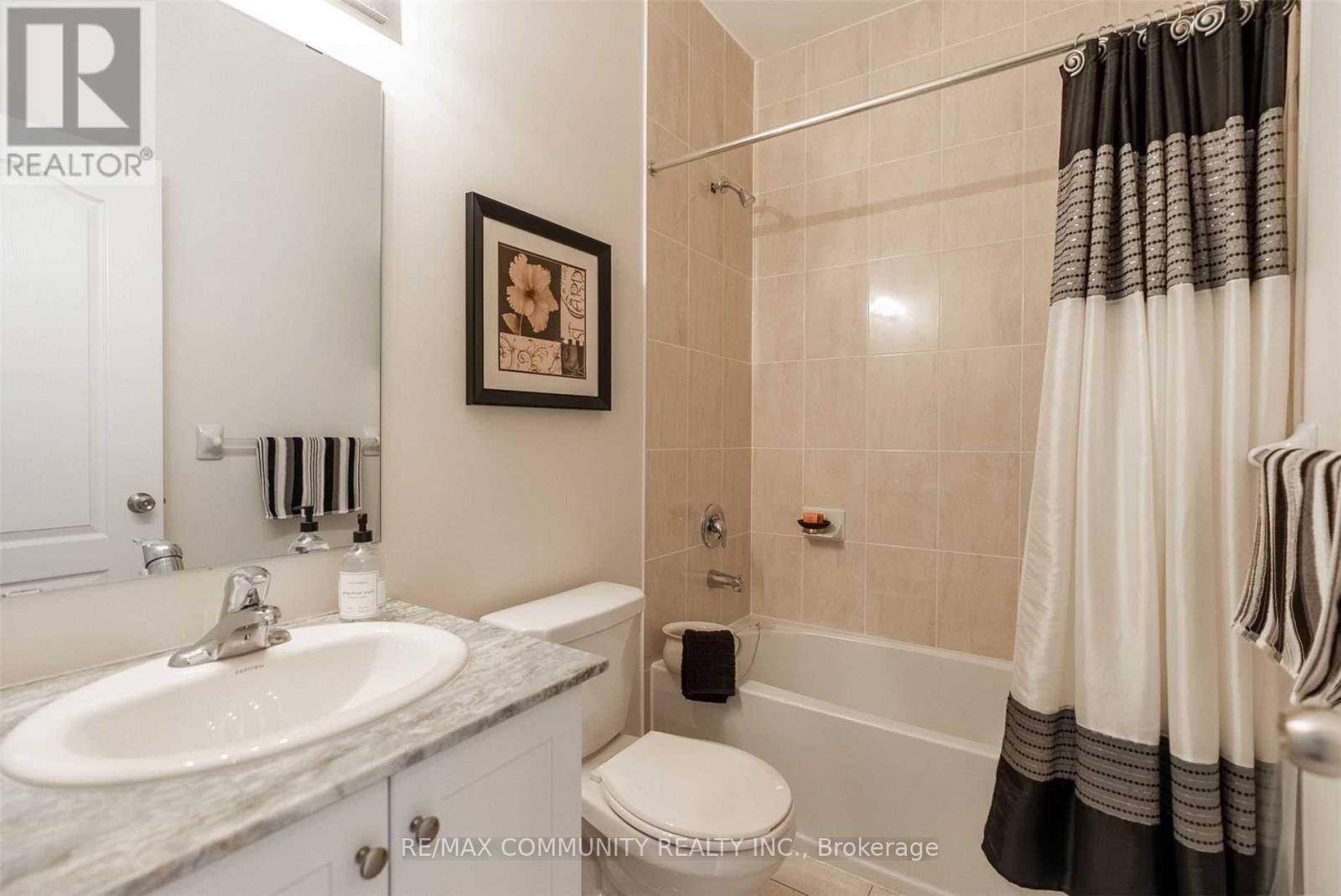 5 Pollock Avenue, Brock, ON - Indoor Photo Showing Bathroom