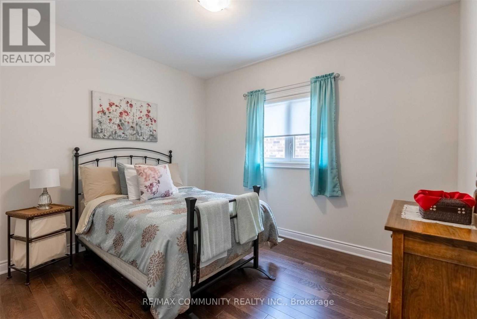 5 Pollock Avenue, Brock, ON - Indoor Photo Showing Bedroom