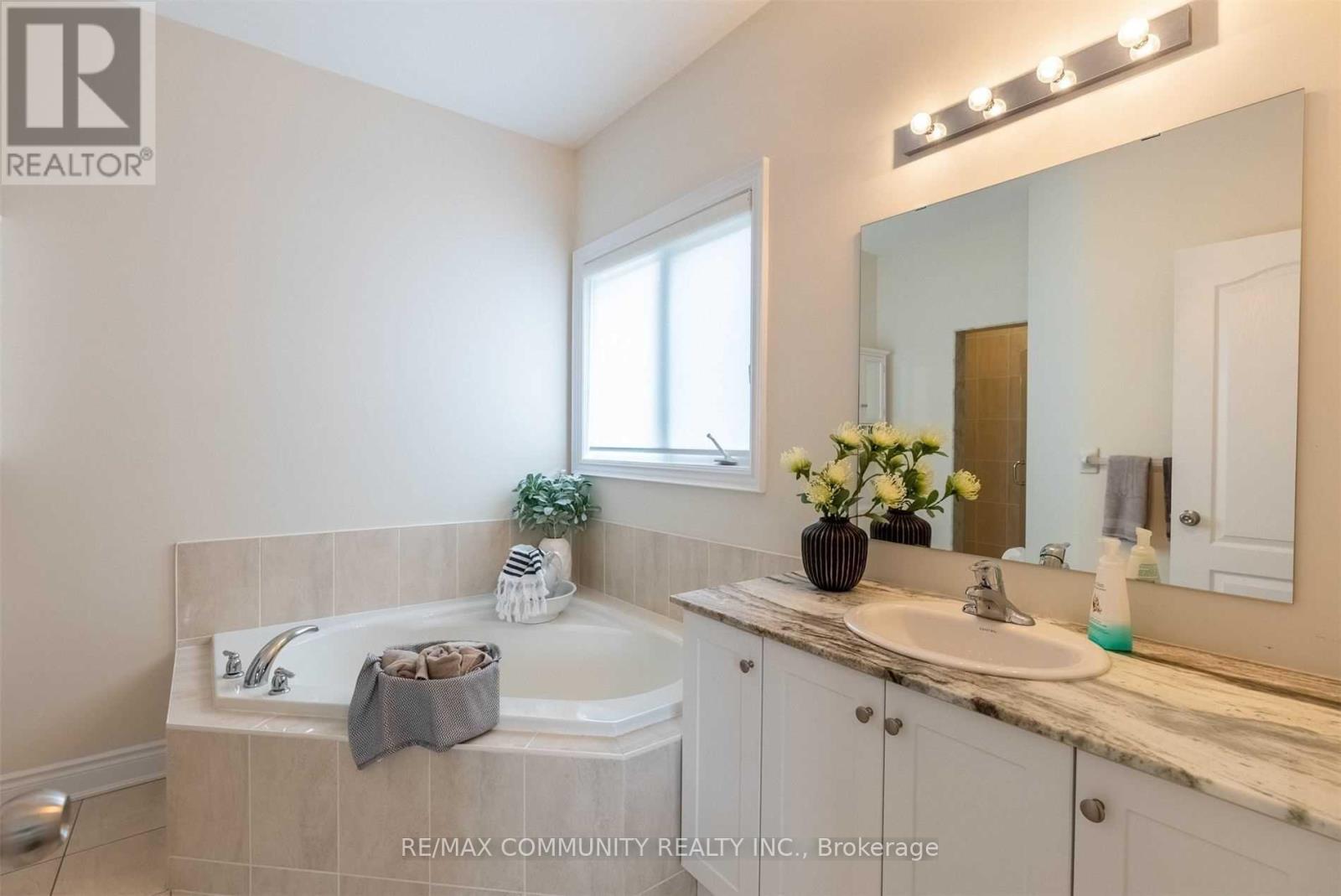 5 Pollock Avenue, Brock, ON - Indoor Photo Showing Bathroom