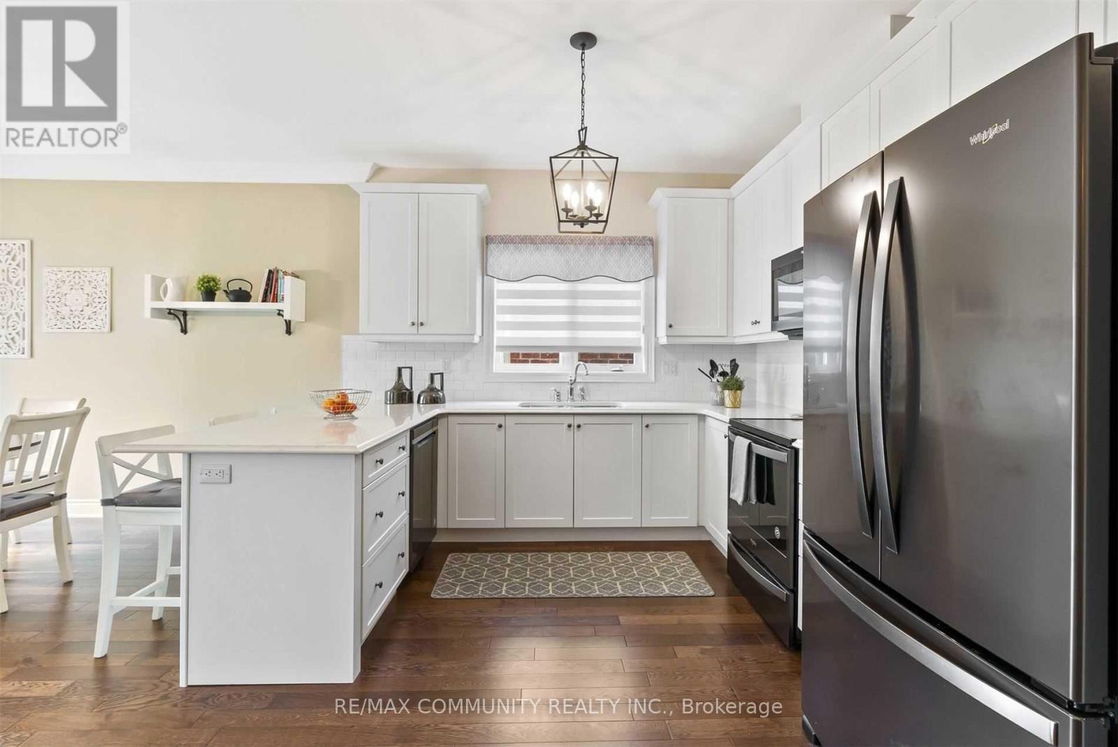 5 Pollock Avenue, Brock, ON - Indoor Photo Showing Kitchen With Stainless Steel Kitchen With Upgraded Kitchen