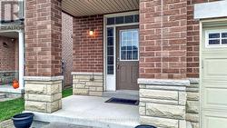 125 WALTER SINCLAIR COURT Richmond Hill, ON L4E 0X4