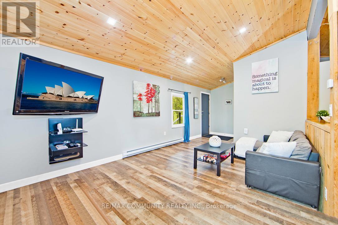 6605 Pioneer Village Lane, Ramara, ON - Indoor