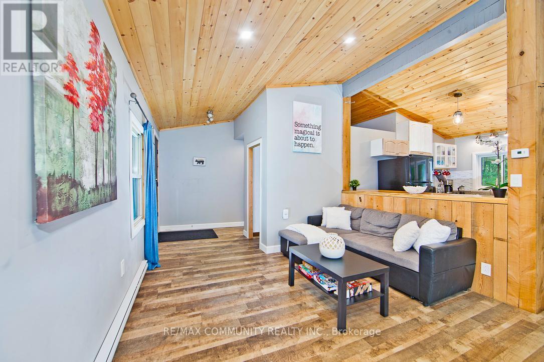 6605 Pioneer Village Lane, Ramara, ON - Indoor