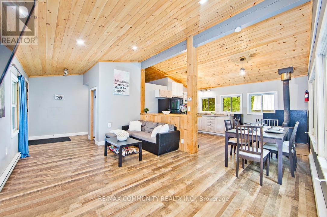 6605 Pioneer Village Lane, Ramara, ON - Indoor