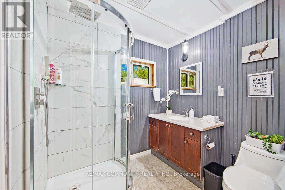 6605 Pioneer Village Lane, Ramara, ON - Indoor Photo Showing Bathroom