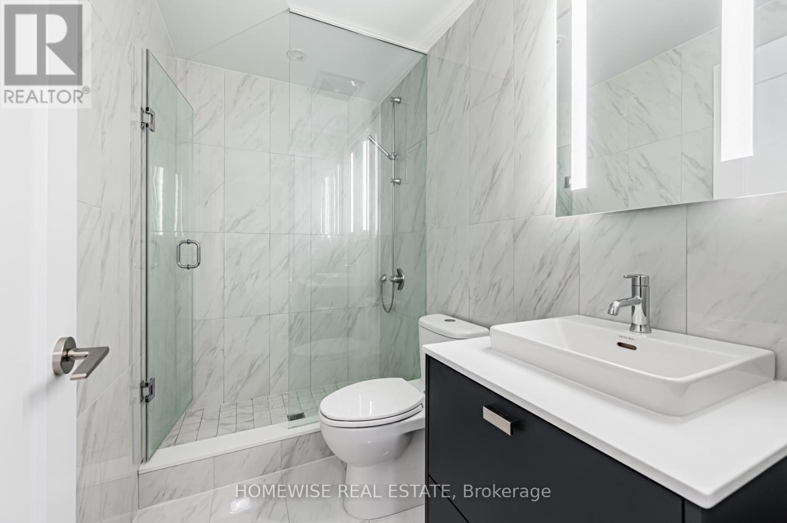 1012 - 470 Front Street W, Toronto, ON - Indoor Photo Showing Bathroom