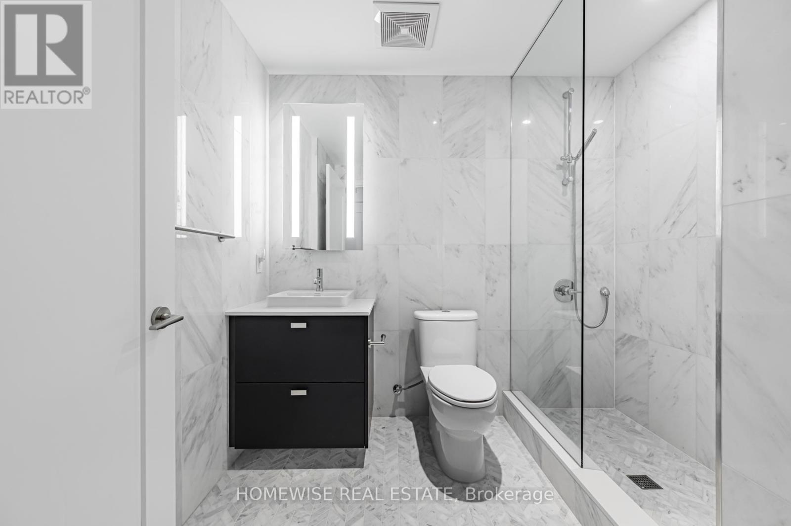 1012 - 470 Front Street W, Toronto, ON - Indoor Photo Showing Bathroom