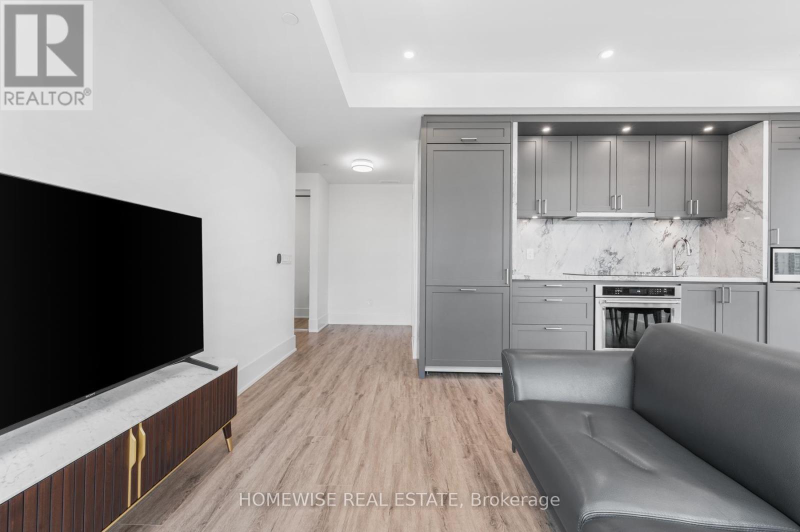 1012 - 470 Front Street W, Toronto, ON - Indoor Photo Showing Kitchen