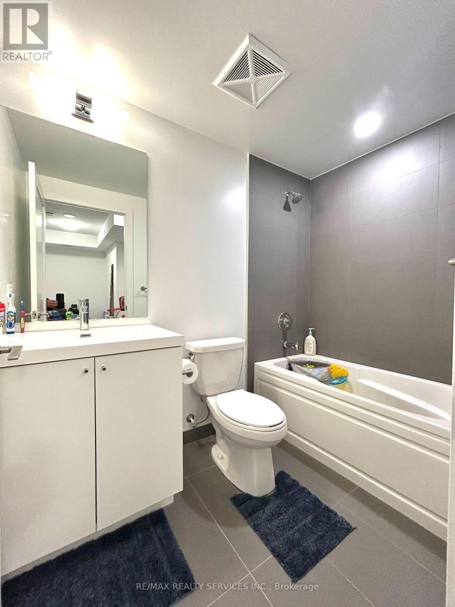 212 - 2545 Simcoe Street, Oshawa, ON - Indoor Photo Showing Bathroom