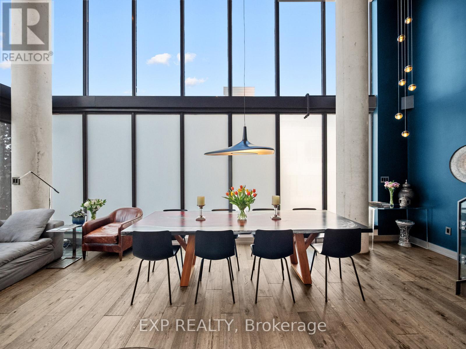 Ph1 - 533 Richmond Street W, Toronto, ON - Indoor