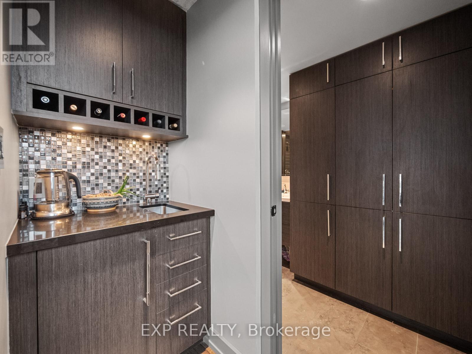 Ph1 - 533 Richmond Street W, Toronto, ON - Indoor