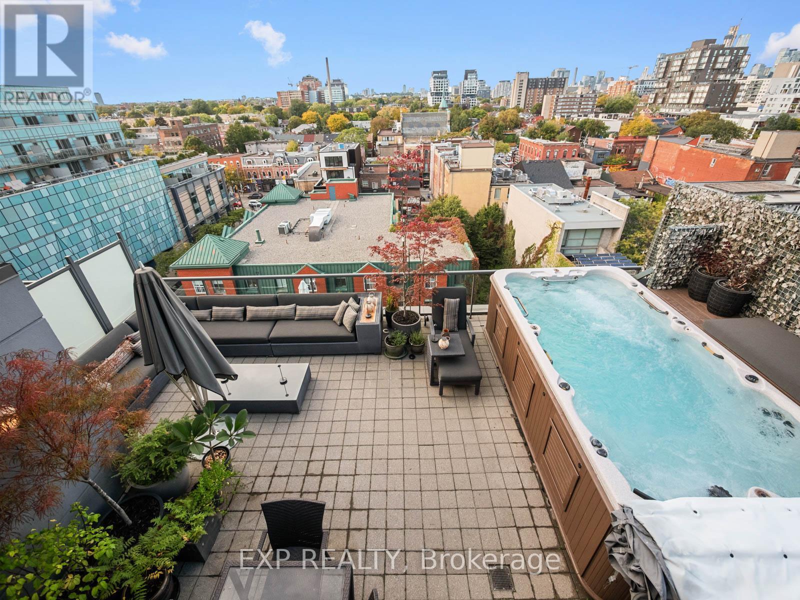 Ph1 - 533 Richmond Street W, Toronto, ON - Outdoor