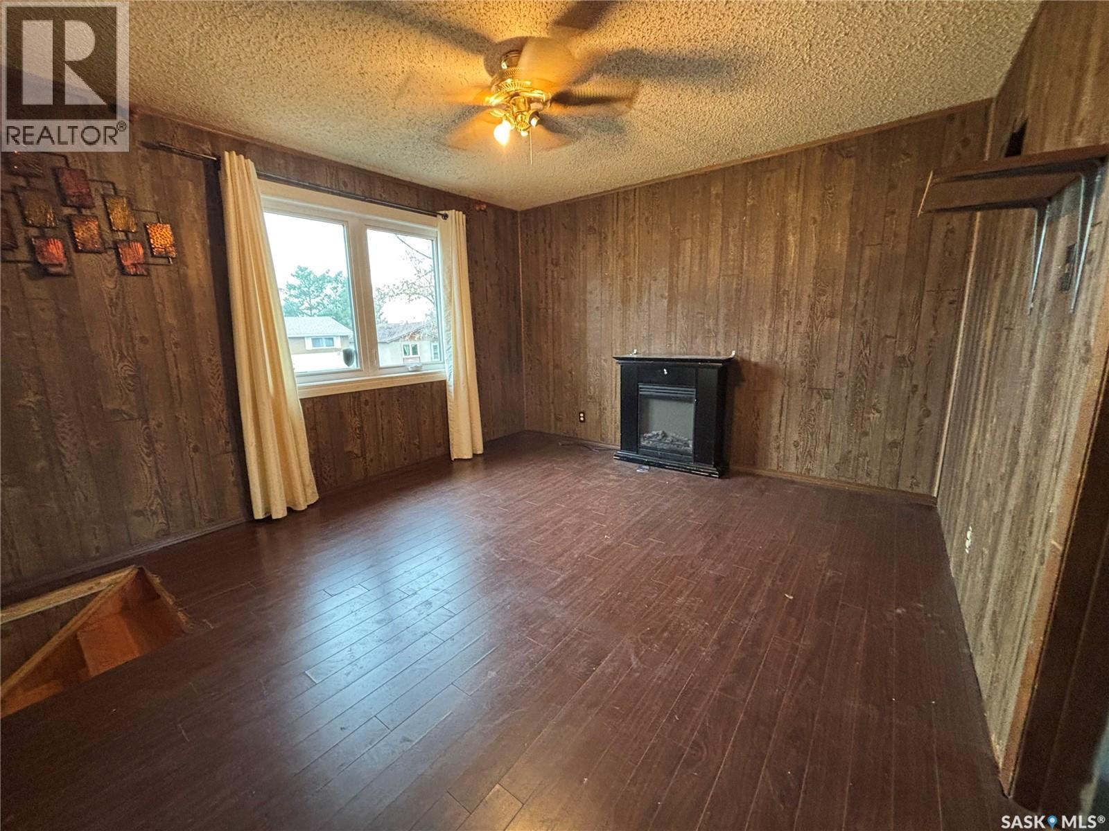 1647 14Th Street W, Prince Albert, SK - Indoor With Fireplace