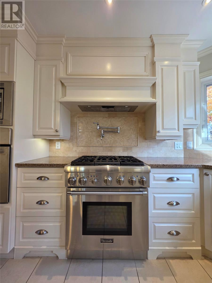 5 Hamilton Place, Corner Brook, NL - Indoor Photo Showing Kitchen