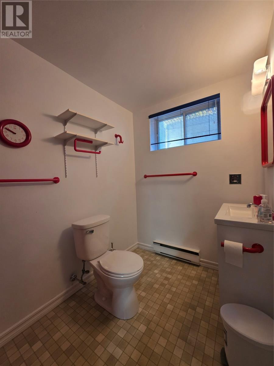 5 Hamilton Place, Corner Brook, NL - Indoor Photo Showing Bathroom