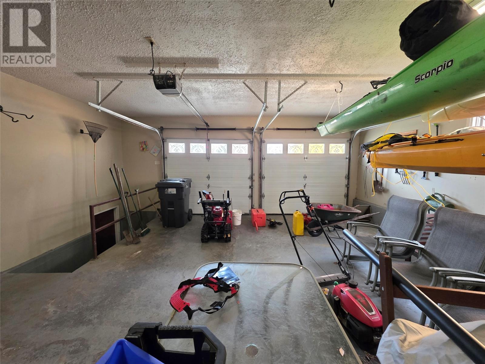 5 Hamilton Place, Corner Brook, NL - Indoor Photo Showing Garage