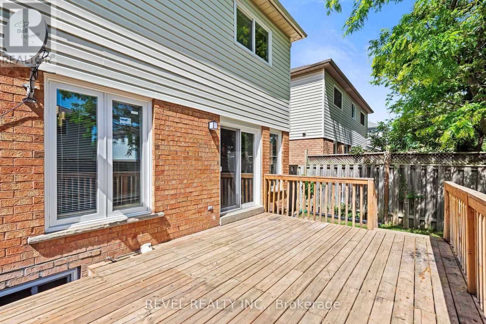 Bsmt - 1005 Sandcliff Drive, Oshawa, ON - Outdoor With Deck Patio Veranda With Exterior