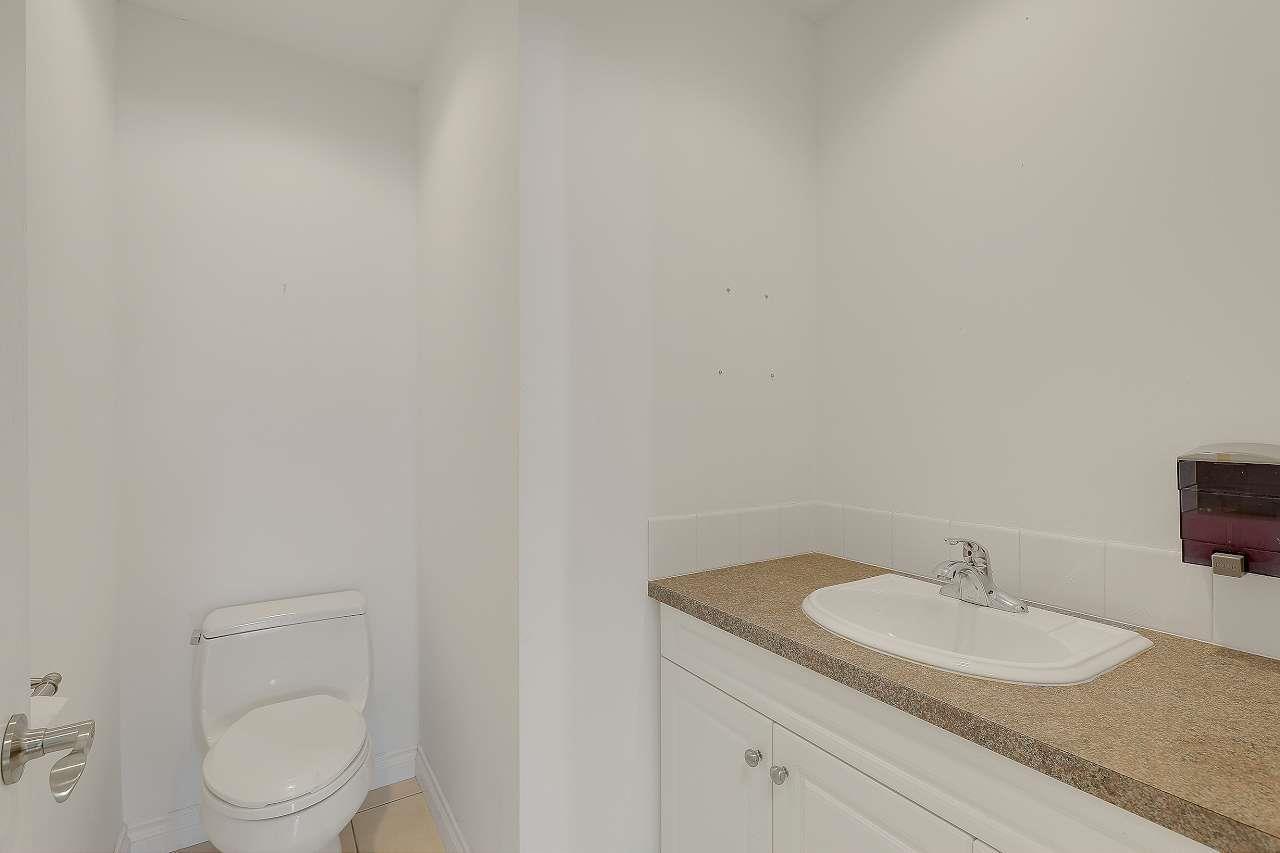 206 12877 76 Avenue, Surrey, BC