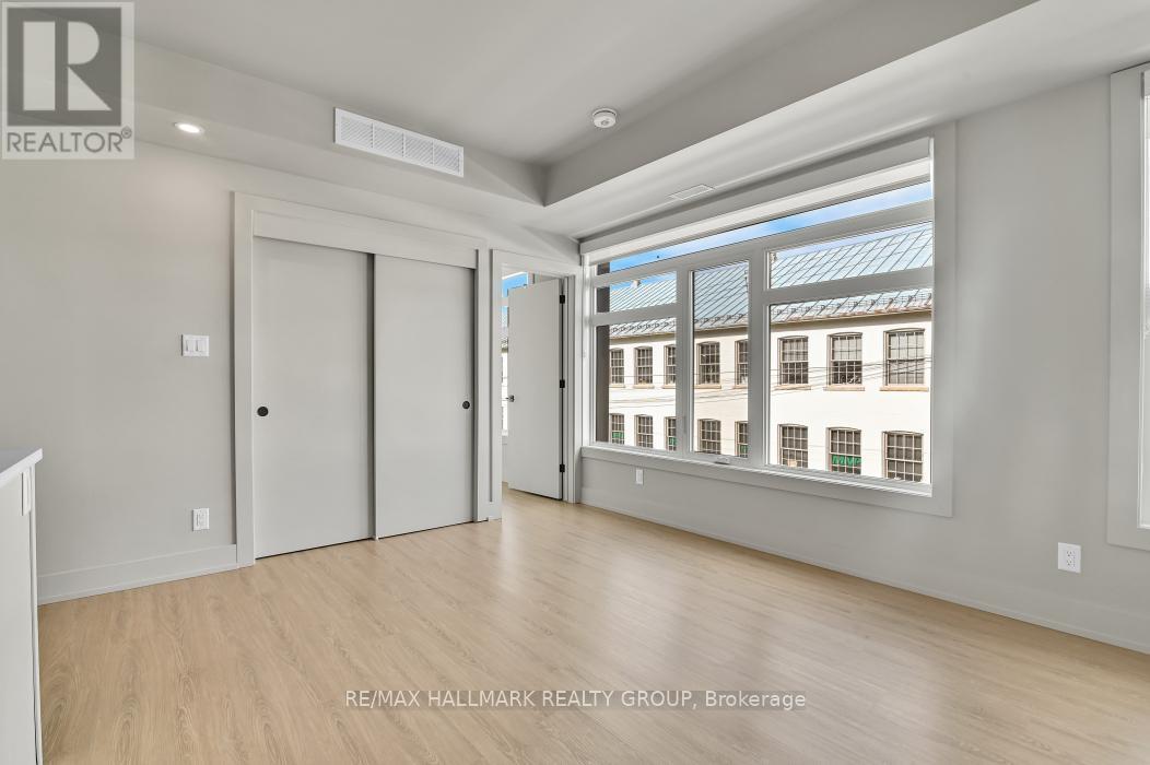 201 - 260 Armstrong Street, Ottawa, ON - Indoor Photo Showing Other Room