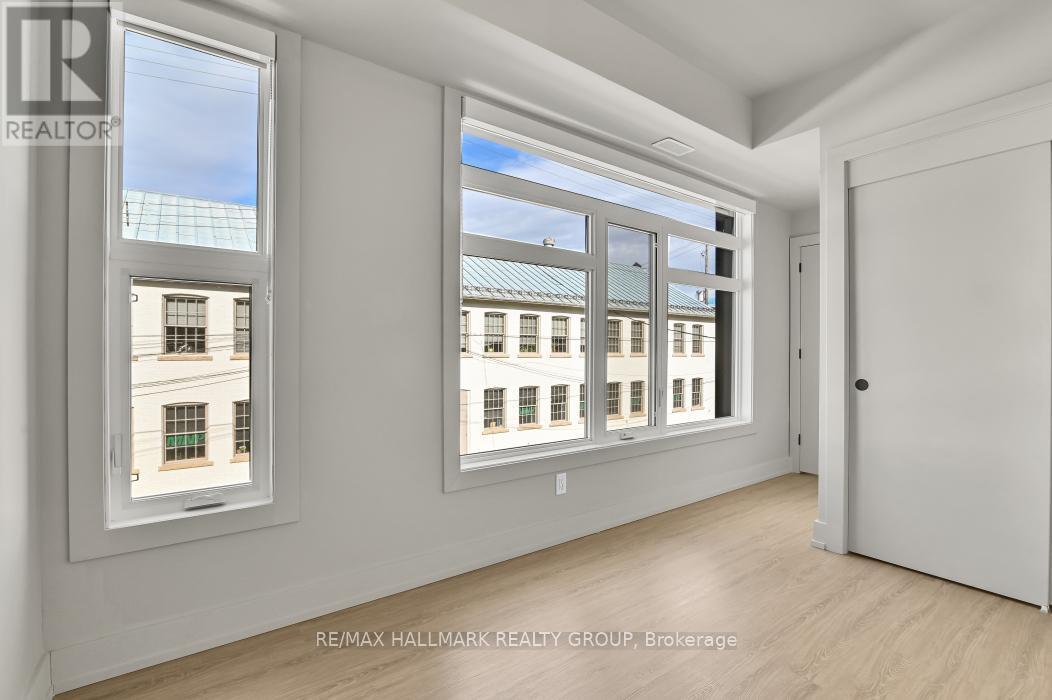 201 - 260 Armstrong Street, Ottawa, ON - Indoor Photo Showing Other Room