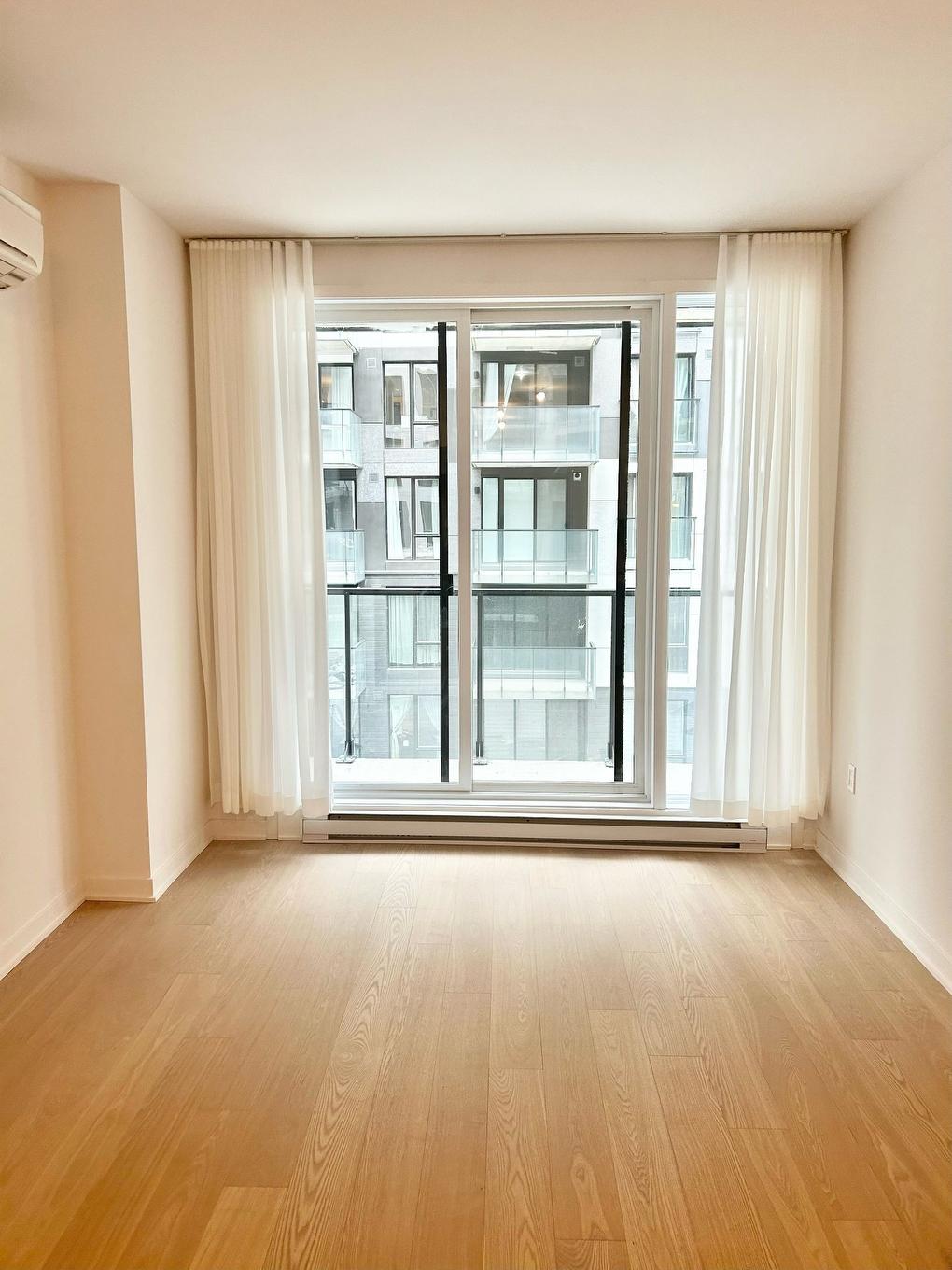 Living room - 329B-1485 Rue Des Bassins, Montréal (Le Sud-Ouest), QC - Indoor Photo Showing Other Room