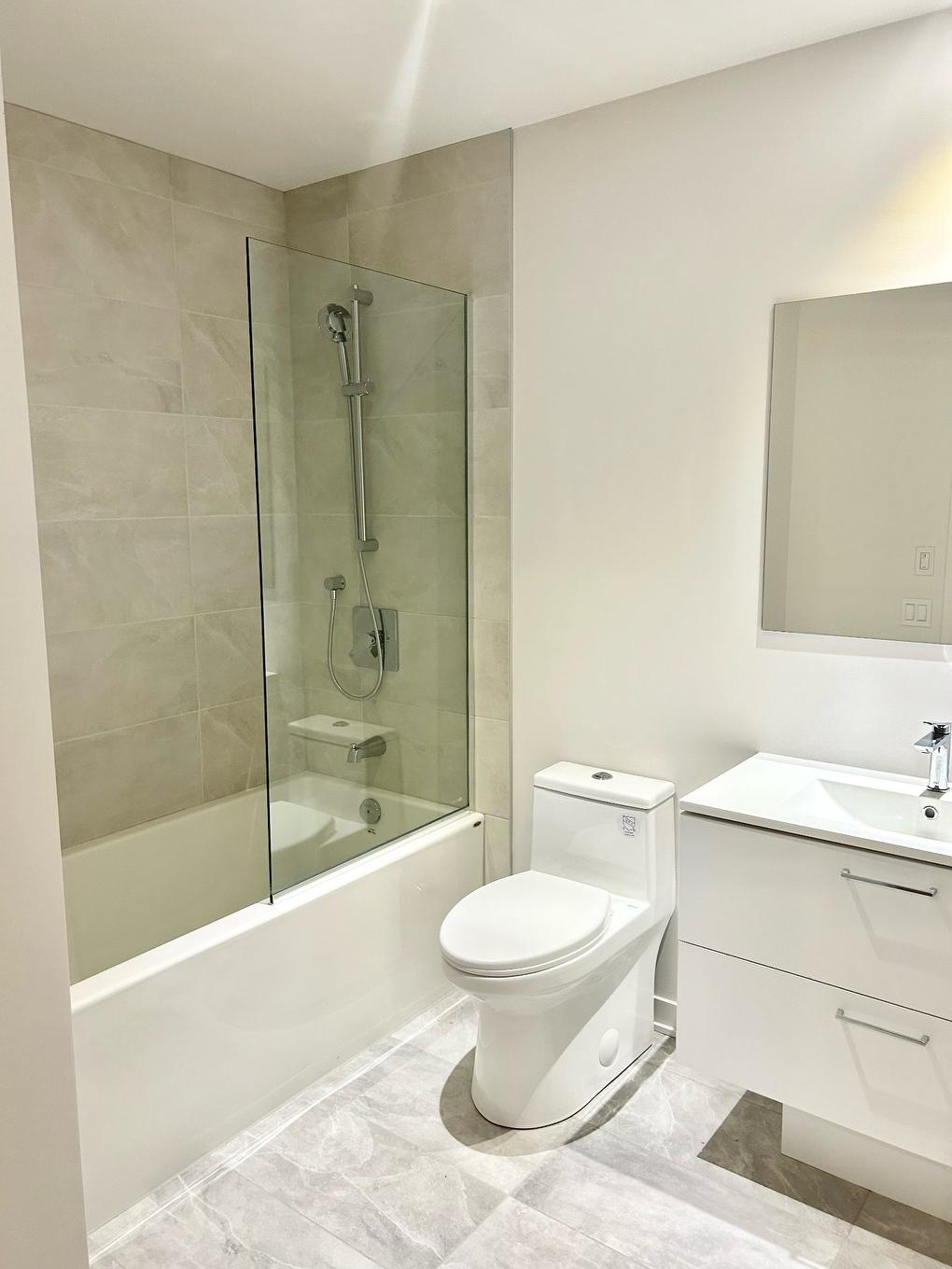 Bathroom - 329B-1485 Rue Des Bassins, Montréal (Le Sud-Ouest), QC - Indoor Photo Showing Bathroom