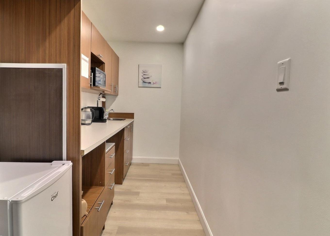 Cuisinette - 811 Av. Taniata, Lévis (Les Chutes-De-La-Chaudière-Est), QC - Indoor Photo Showing Laundry Room