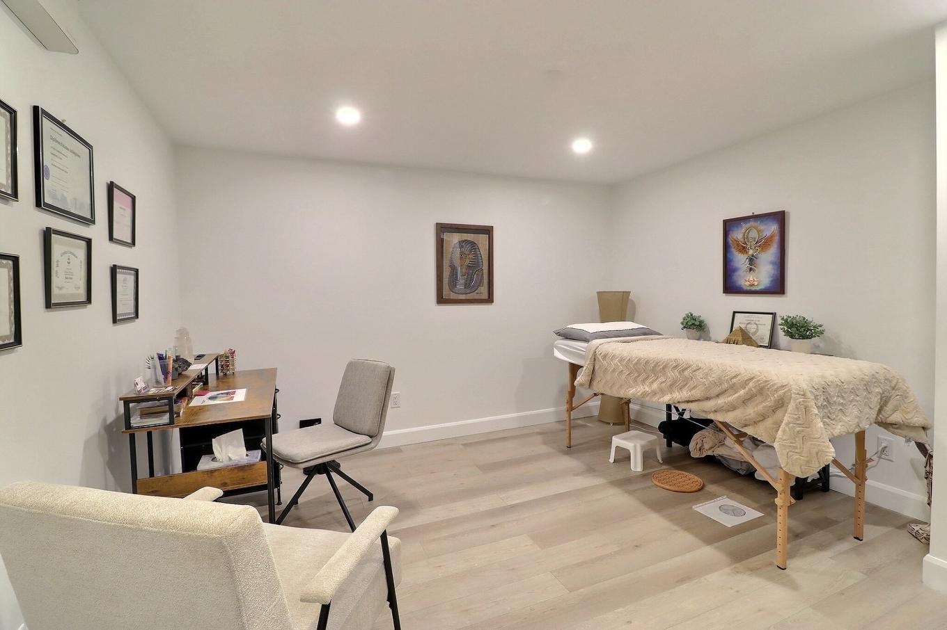 Bureau - 811 Av. Taniata, Lévis (Les Chutes-De-La-Chaudière-Est), QC - Indoor