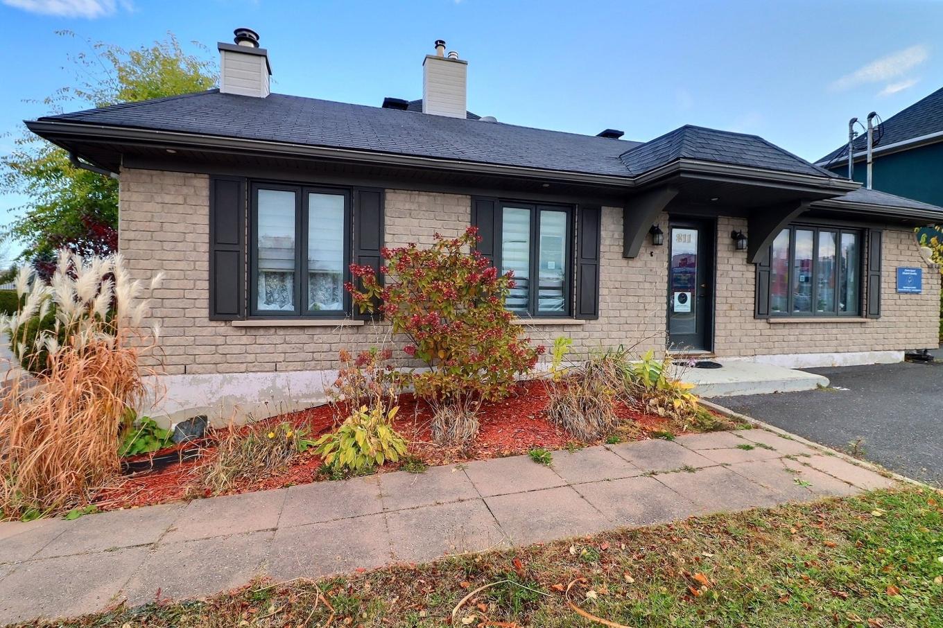 Façade - 811 Av. Taniata, Lévis (Les Chutes-De-La-Chaudière-Est), QC - Outdoor