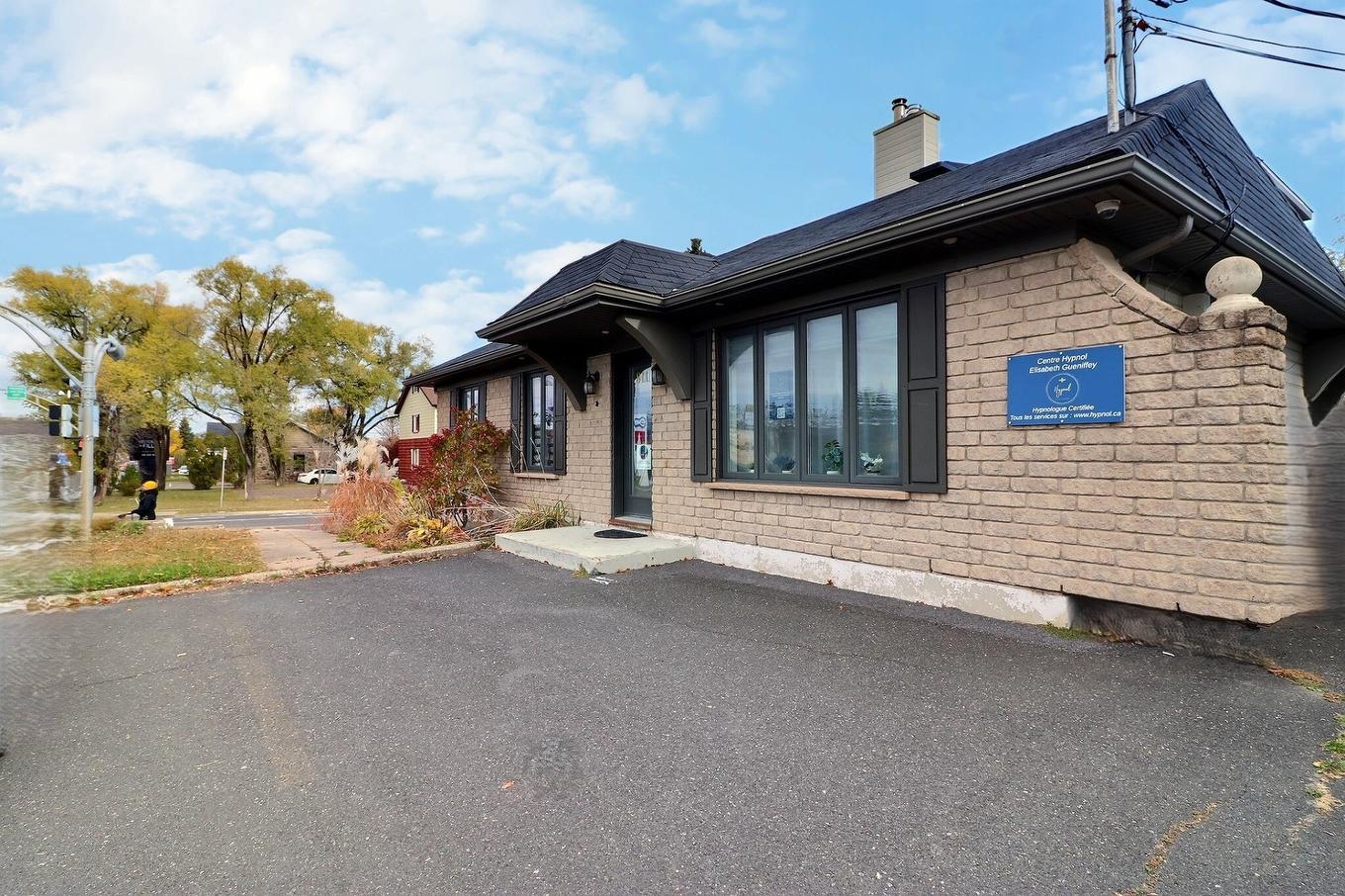 Façade - 811 Av. Taniata, Lévis (Les Chutes-De-La-Chaudière-Est), QC - Outdoor