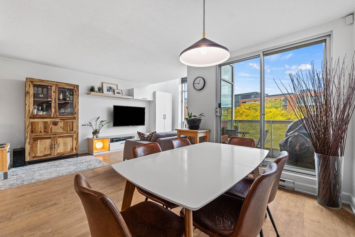 Dining room - 411-220 Ch. Du Golf, Montréal (Verdun/Île-Des-Soeurs), QC - Indoor Photo Showing Dining Room