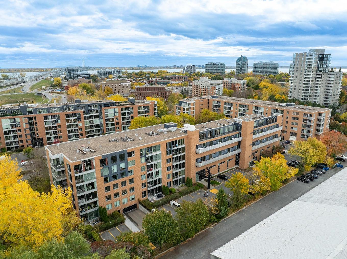 Aerial photo - 411-220 Ch. Du Golf, Montréal (Verdun/Île-Des-Soeurs), QC - Outdoor With View