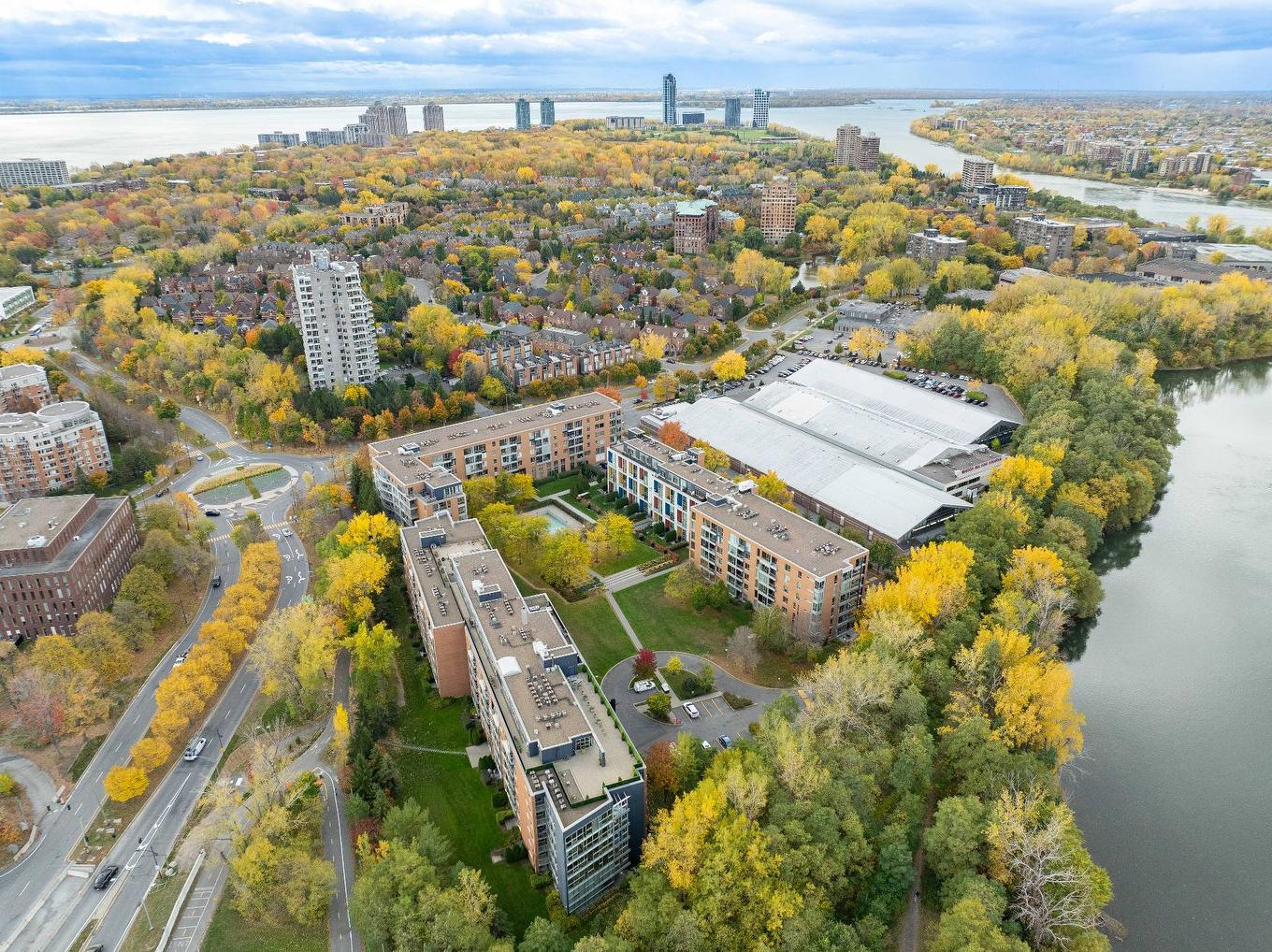 Aerial photo - 411-220 Ch. Du Golf, Montréal (Verdun/Île-Des-Soeurs), QC - Outdoor With Body Of Water With View