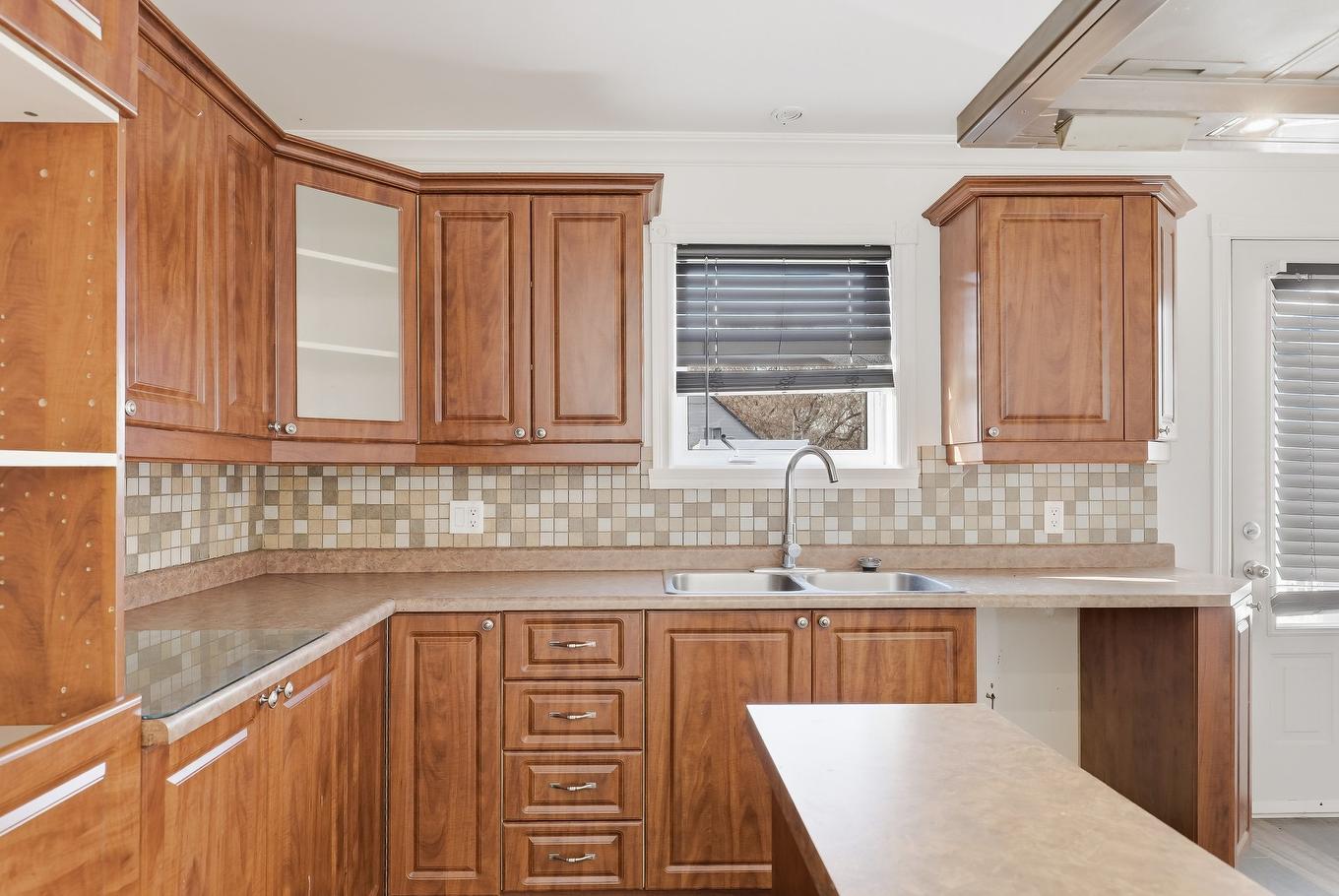 Cuisine - 1765Z - 1775Z Ch. Beauparlant O., Saint-Damien, QC - Indoor Photo Showing Kitchen With Double Sink