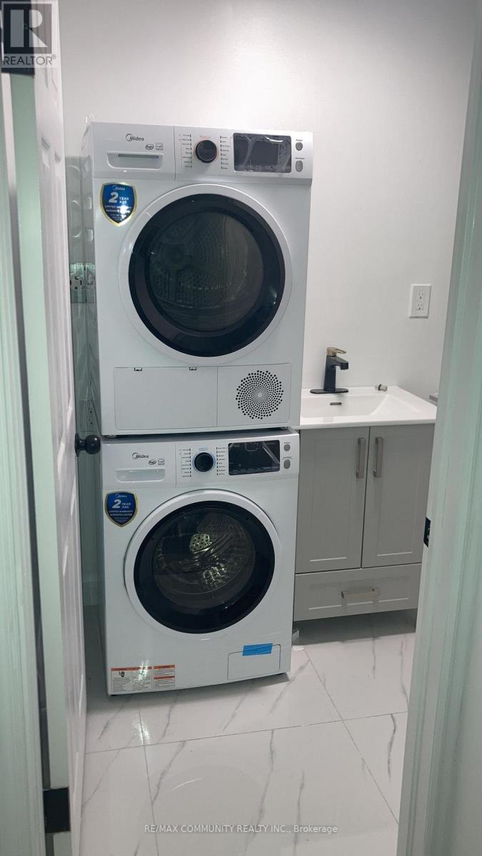 37 Fieldcrest Avenue, Clarington, ON - Indoor Photo Showing Laundry Room