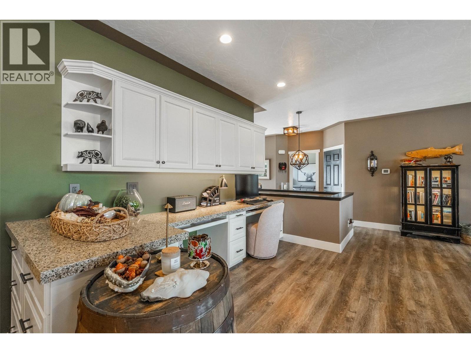 6963 Chardonnay Place, Oliver, BC - Indoor Photo Showing Kitchen