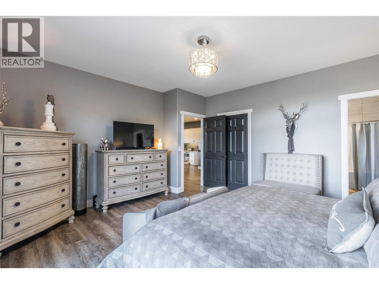 6963 Chardonnay Place, Oliver, BC - Indoor Photo Showing Bedroom