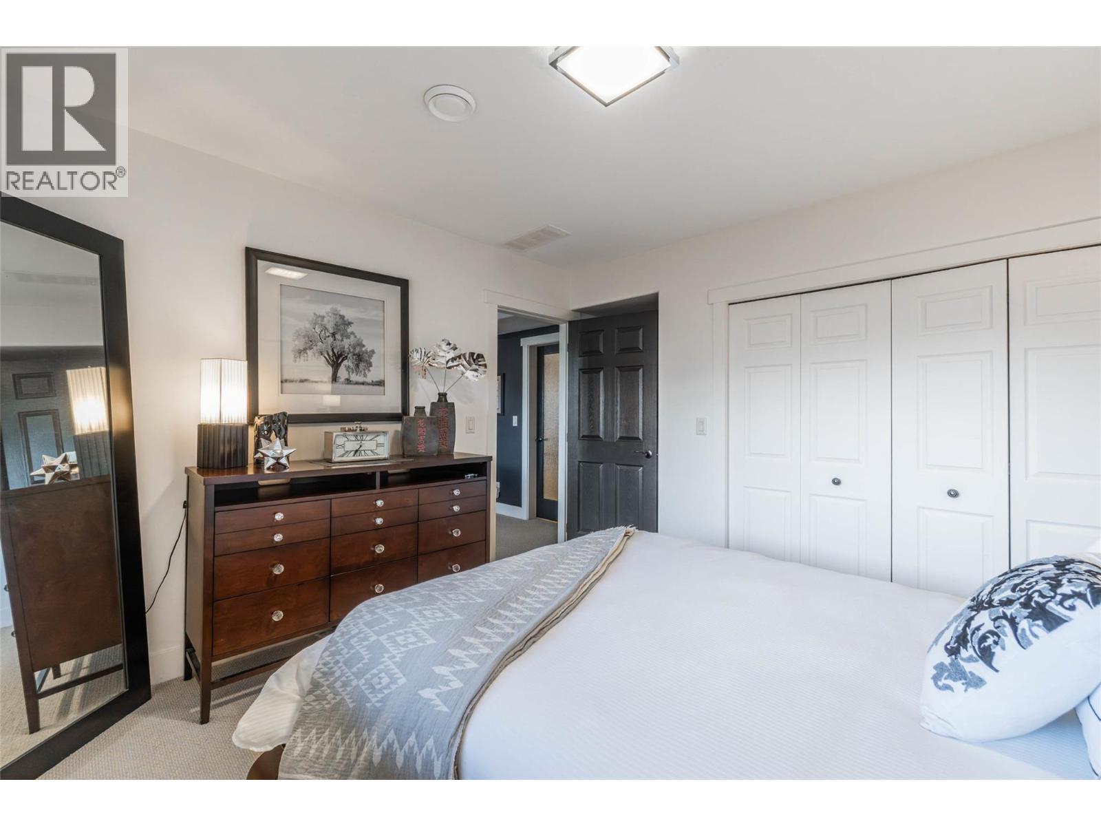 6963 Chardonnay Place, Oliver, BC - Indoor Photo Showing Bedroom