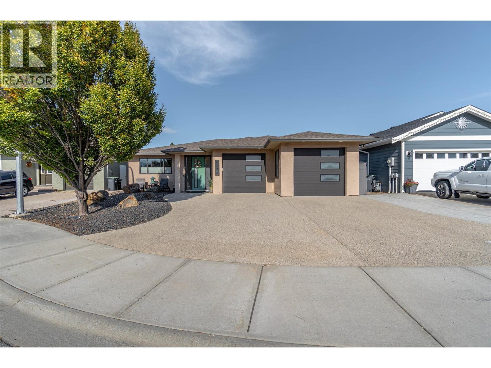 6963 Chardonnay Place, Oliver, BC - Outdoor