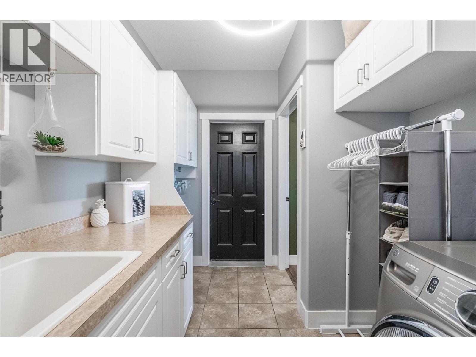 6963 Chardonnay Place, Oliver, BC - Indoor Photo Showing Laundry Room