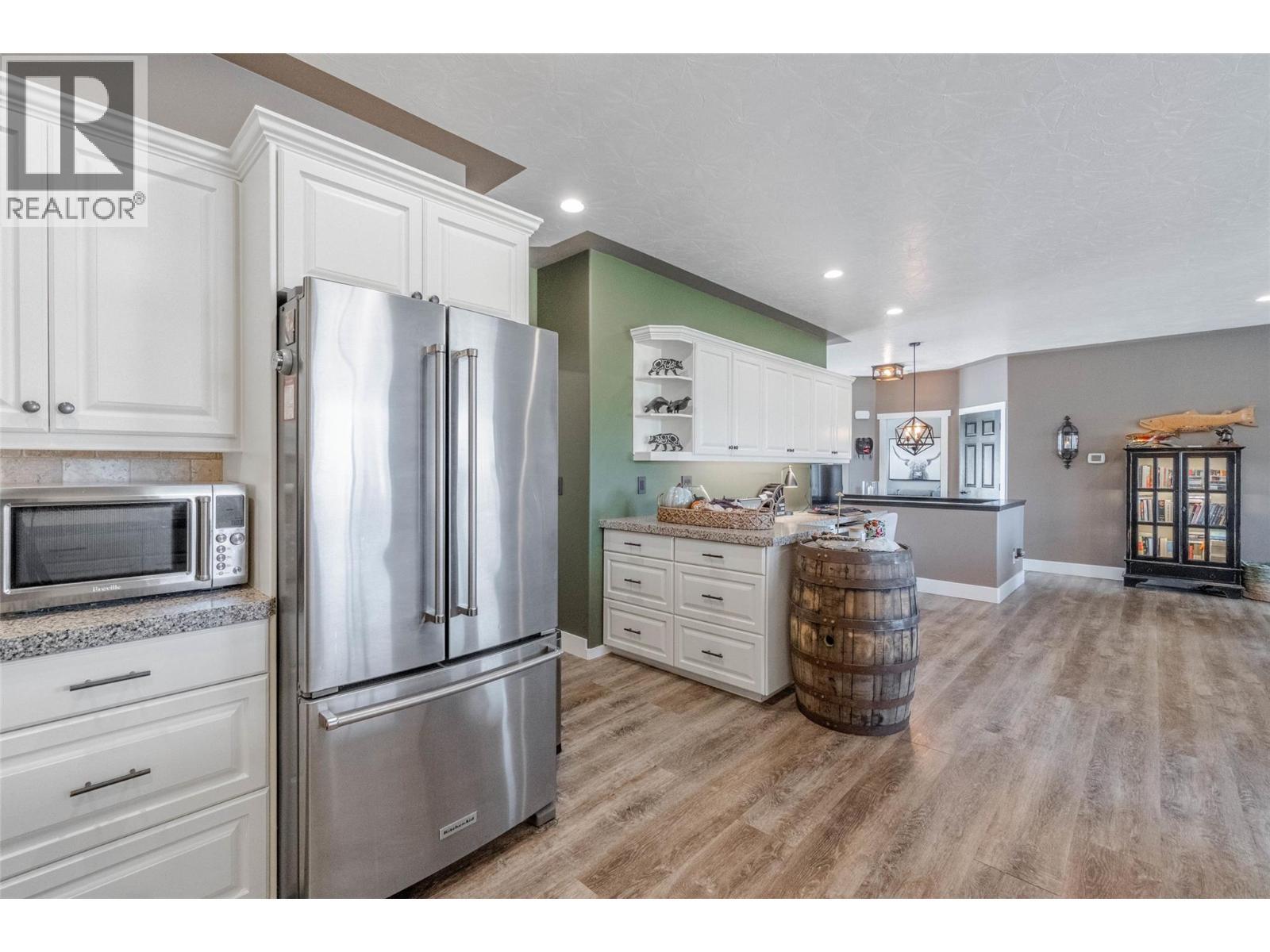 6963 Chardonnay Place, Oliver, BC - Indoor Photo Showing Kitchen