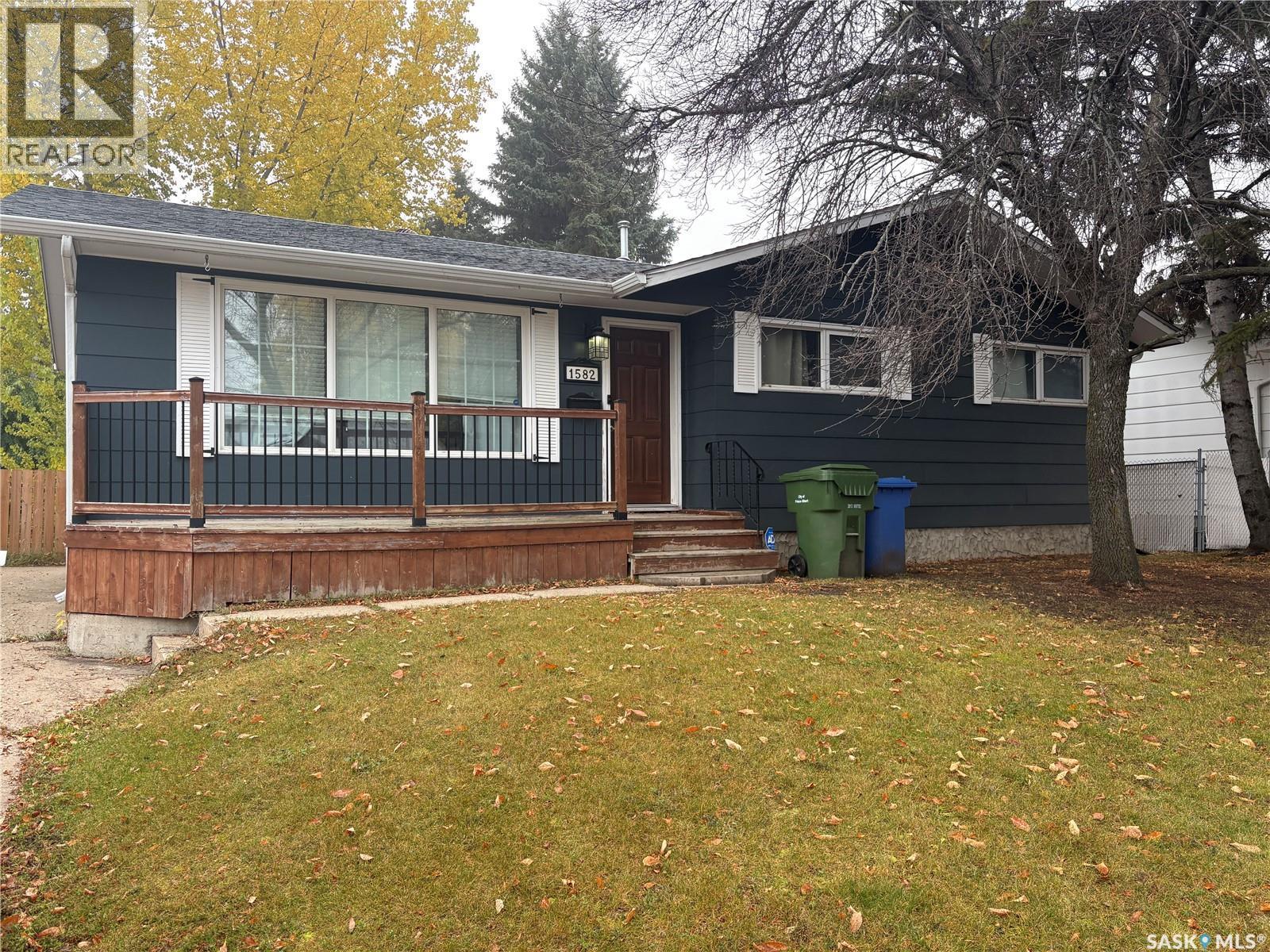 1582 Sibbald Crescent, Prince Albert, SK - Outdoor With Deck Patio Veranda