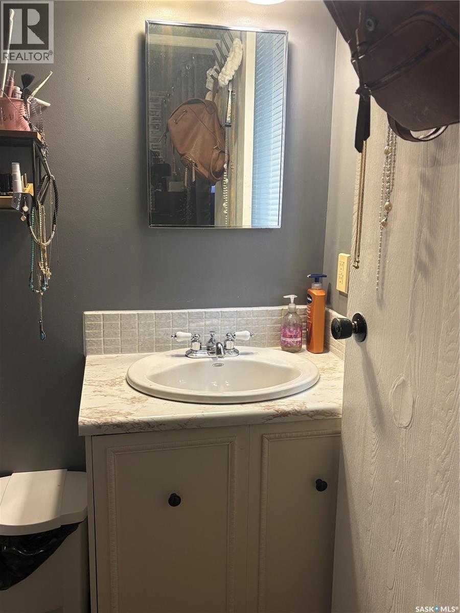 1582 Sibbald Crescent, Prince Albert, SK - Indoor Photo Showing Bathroom