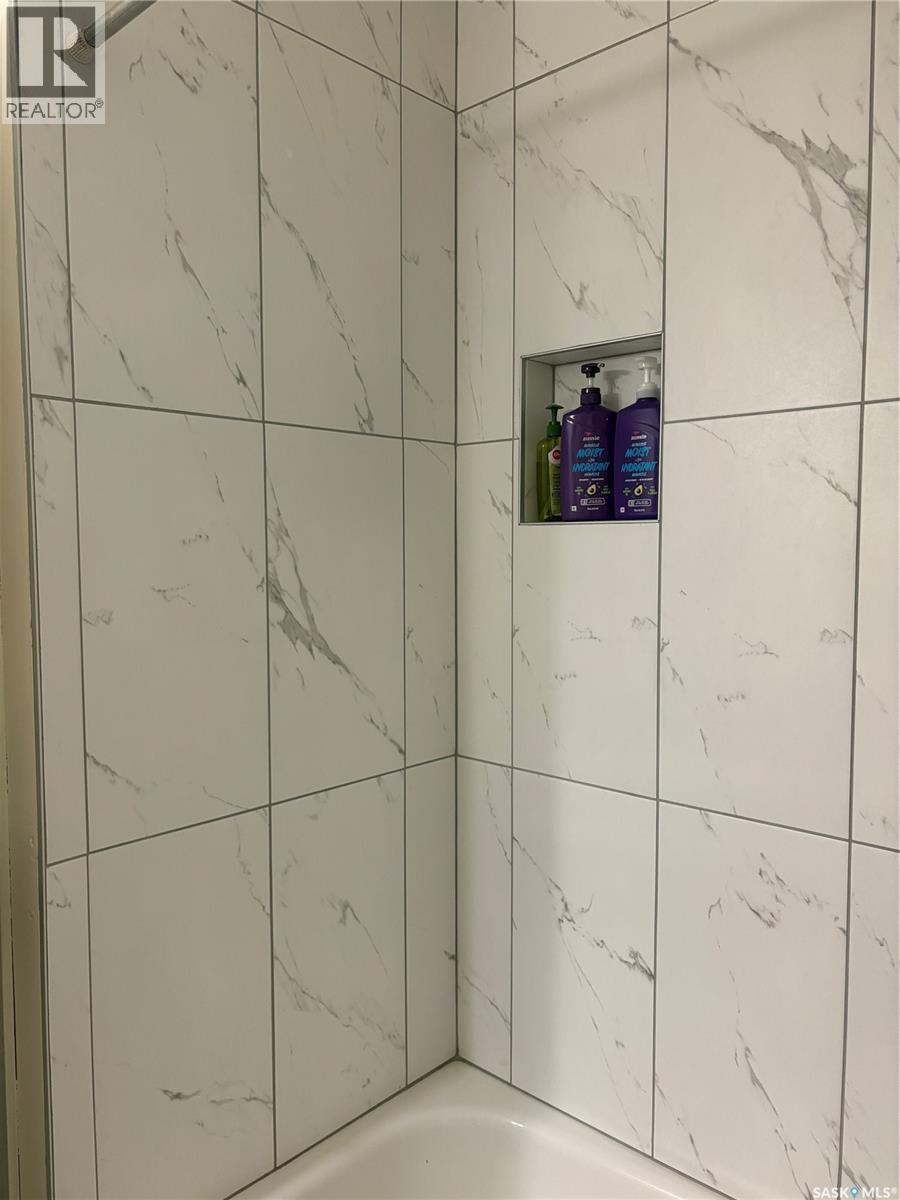 1582 Sibbald Crescent, Prince Albert, SK - Indoor Photo Showing Bathroom