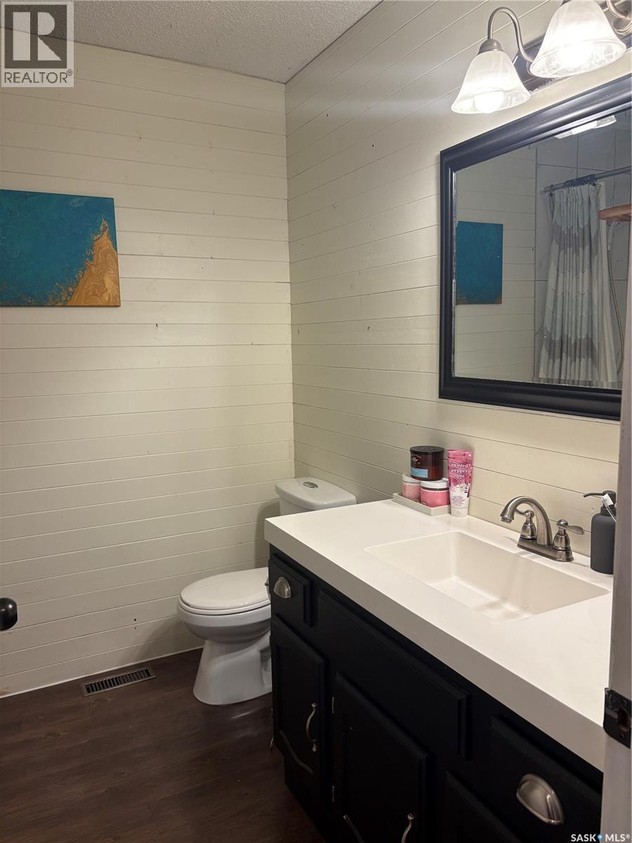 1582 Sibbald Crescent, Prince Albert, SK - Indoor Photo Showing Bathroom