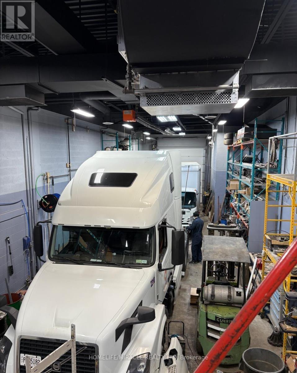 14 - 5775 Atlantic Drive Ne, Mississauga, ON