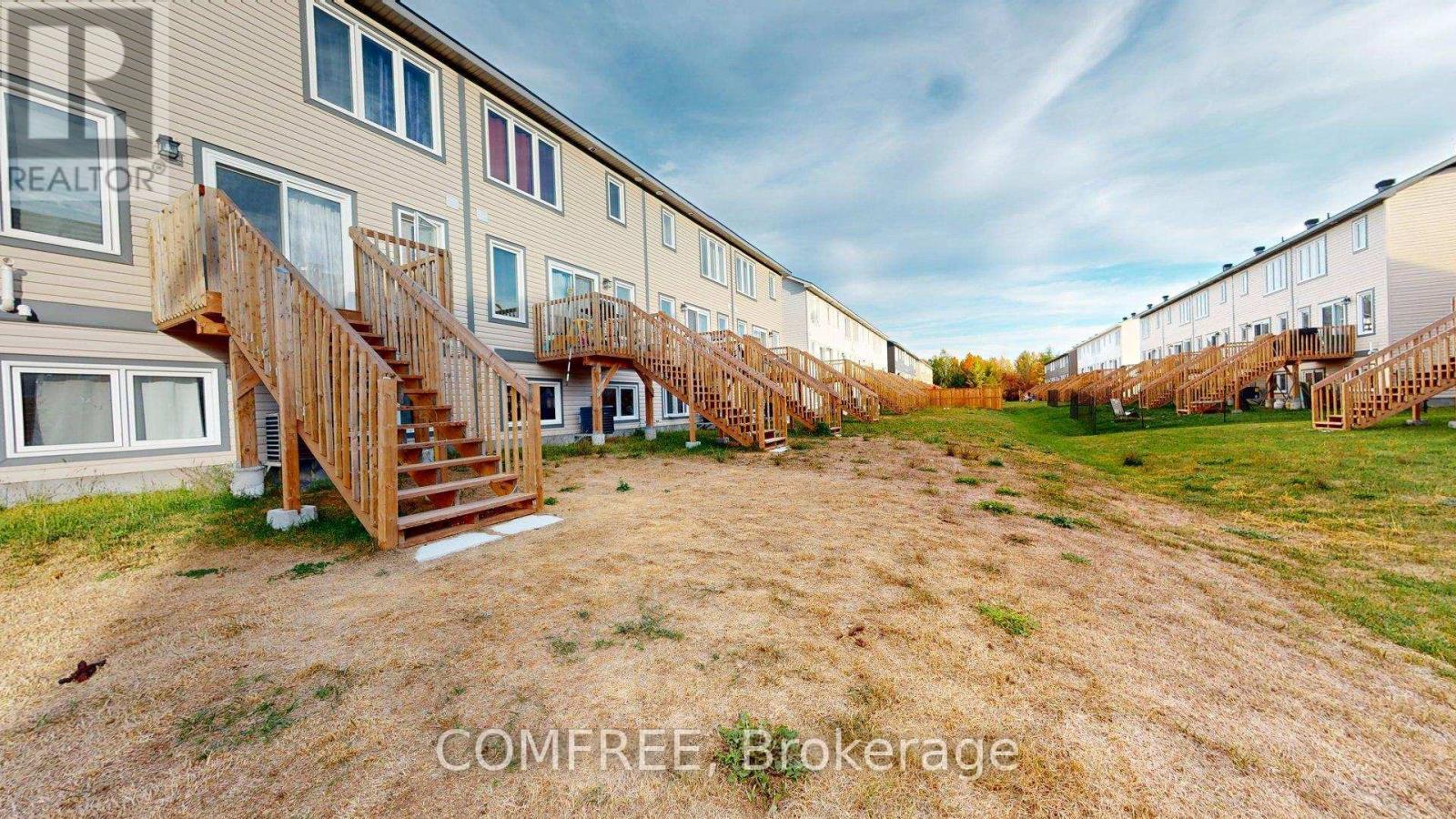 63 Whitcomb Crescent, Smiths Falls, ON - Outdoor