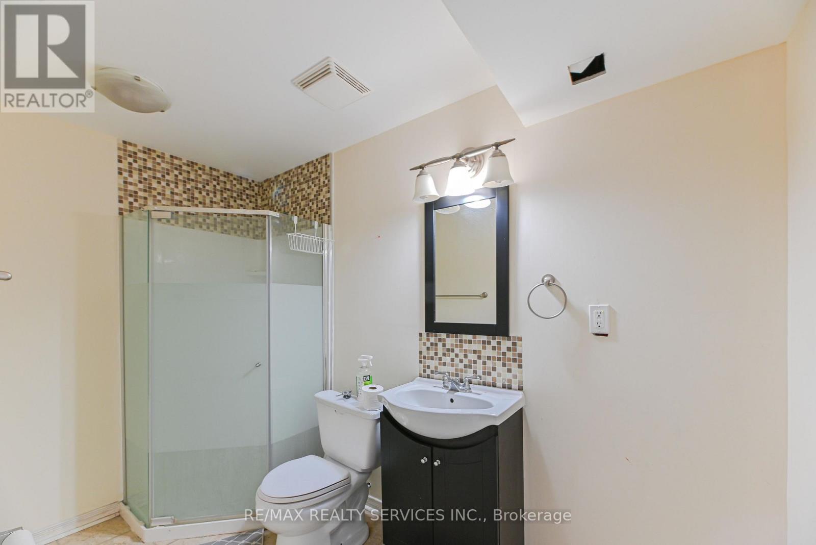 96 Brayshaw Drive, Cambridge, ON - Indoor Photo Showing Bathroom