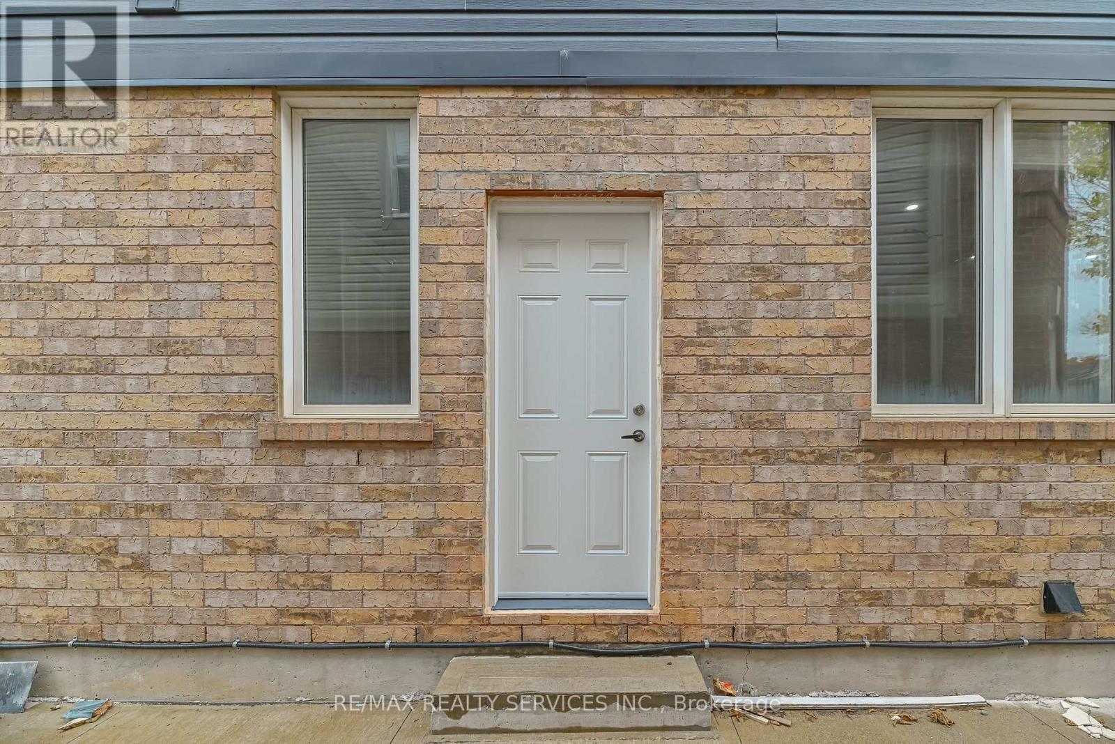 96 Brayshaw Drive, Cambridge, ON - Outdoor With Exterior